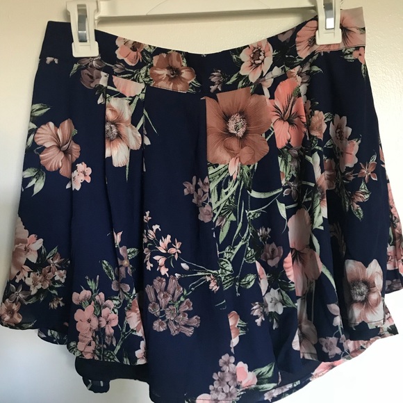 Skort - Picture 2 of 3